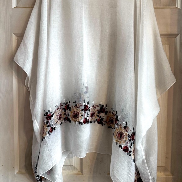 NWOT Shyanne Western Style Multicolor Embroidered Cardigan One Size - Picture 2 of 3